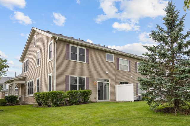 407 Bluegrass Parkway, Oswego, IL 60543