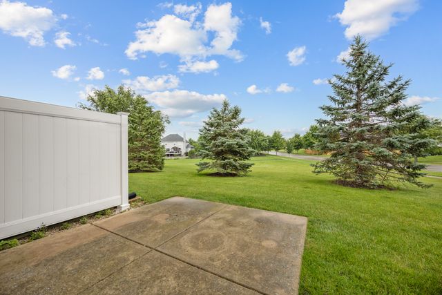 407 Bluegrass Parkway, Oswego, IL 60543