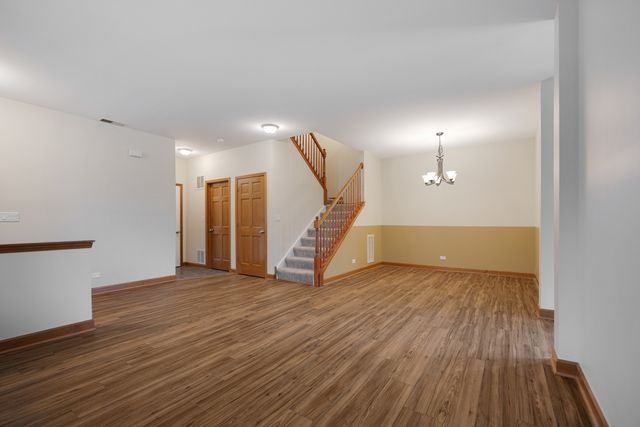 407 Bluegrass Parkway, Oswego, IL 60543