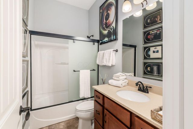 5696 Trafalgar Lane, Dublin, OH 43016