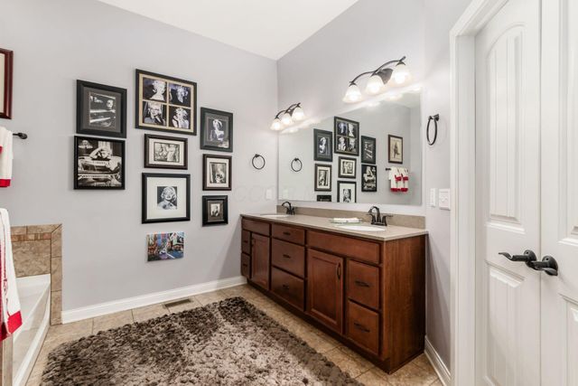 5696 Trafalgar Lane, Dublin, OH 43016