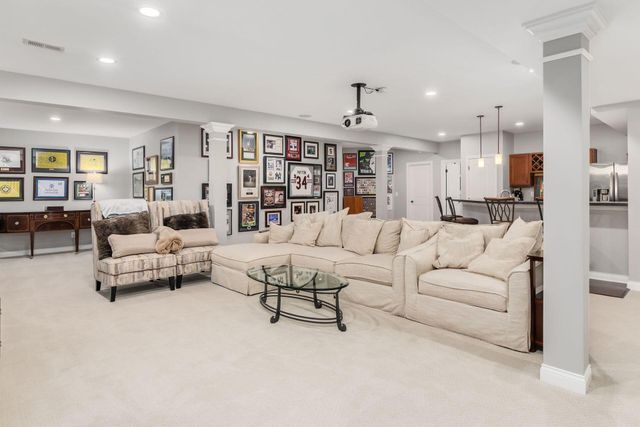5696 Trafalgar Lane, Dublin, OH 43016