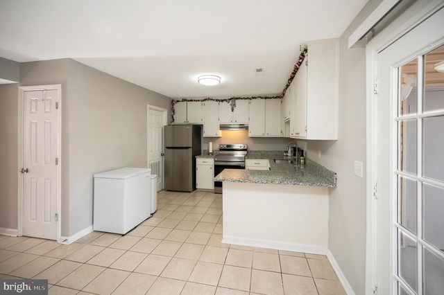 1609 MEADOW DR, Fredericksburg, VA 22405