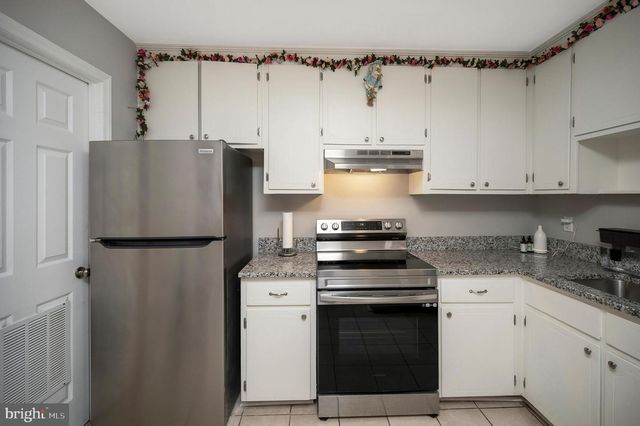 1609 MEADOW DR, Fredericksburg, VA 22405