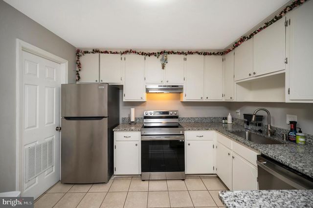 1609 MEADOW DR, Fredericksburg, VA 22405