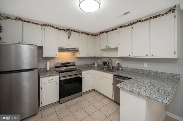 1609 MEADOW DR, Fredericksburg, VA 22405