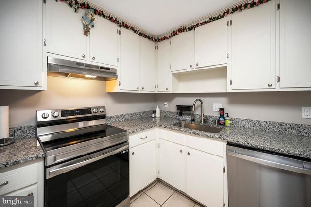 1609 MEADOW DR, Fredericksburg, VA 22405