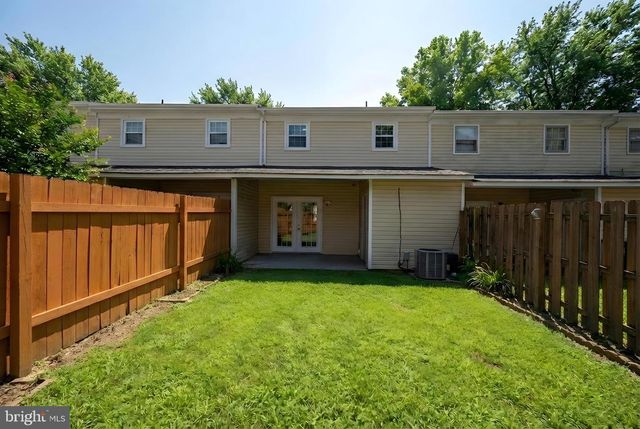 1609 MEADOW DR, Fredericksburg, VA 22405