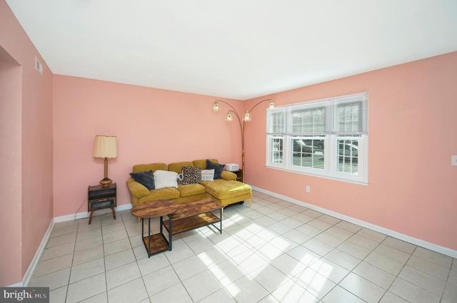 1609 MEADOW DR, Fredericksburg, VA 22405