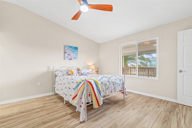 257 W Club Oak Ln, Rockport, TX 78382