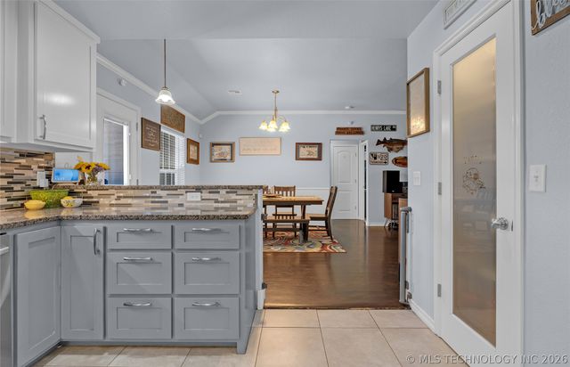 26595 Columbia Crest Drive, Claremore, OK 74019