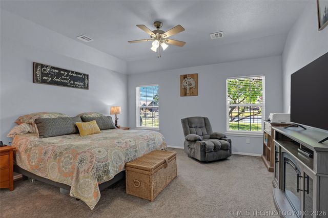 26595 Columbia Crest Drive, Claremore, OK 74019