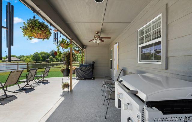26595 Columbia Crest Drive, Claremore, OK 74019