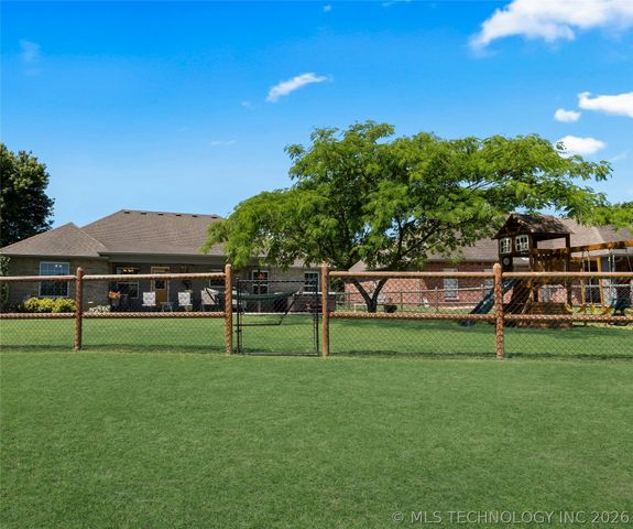 26595 Columbia Crest Drive, Claremore, OK 74019