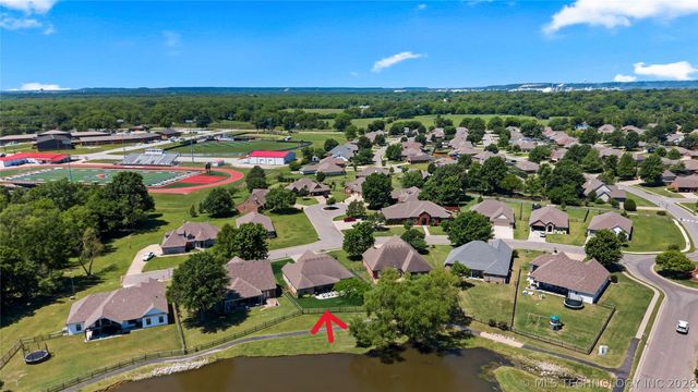 26595 Columbia Crest Drive, Claremore, OK 74019