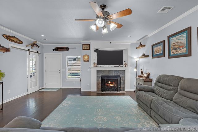 26595 Columbia Crest Drive, Claremore, OK 74019