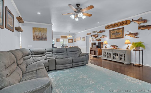 26595 Columbia Crest Drive, Claremore, OK 74019