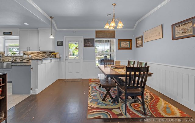 26595 Columbia Crest Drive, Claremore, OK 74019
