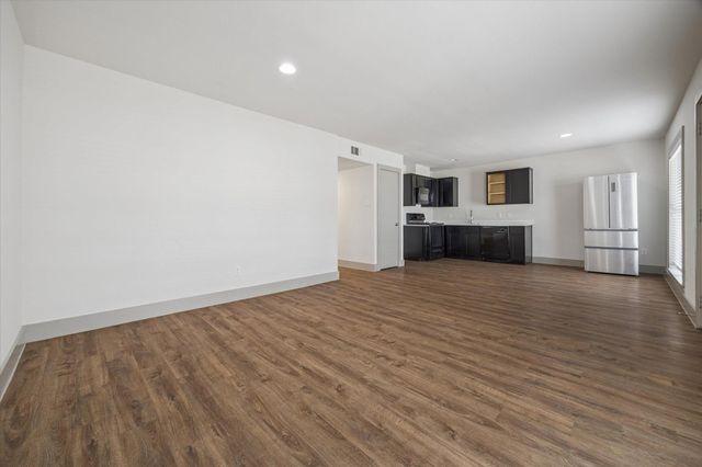 4300 Rosslyn Road 2, Houston, TX 77018