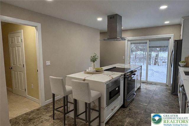 9851 Deerwood Drive, Coolbaugh Twp, PA 18466