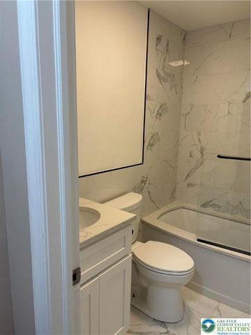 9851 Deerwood Drive, Coolbaugh Twp, PA 18466