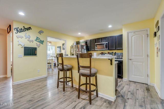 236 Allenwood Drive, Surgoinsville, TN 37873