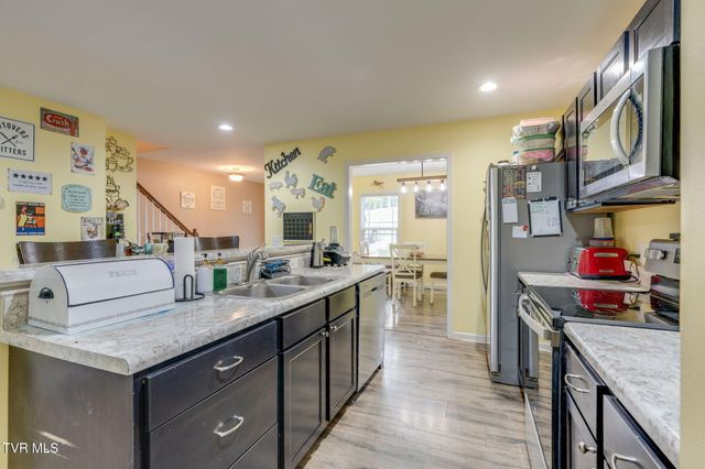 236 Allenwood Drive, Surgoinsville, TN 37873