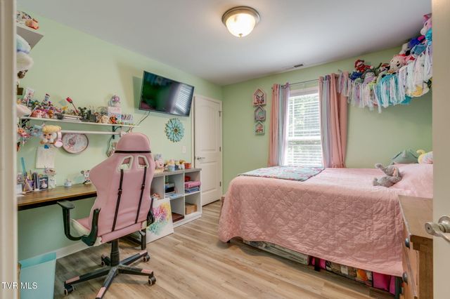 236 Allenwood Drive, Surgoinsville, TN 37873