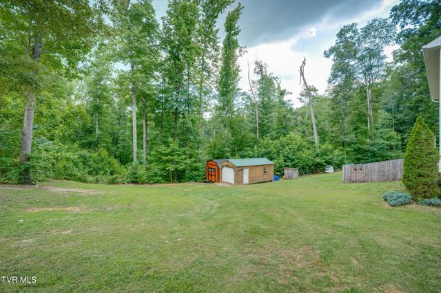 236 Allenwood Drive, Surgoinsville, TN 37873
