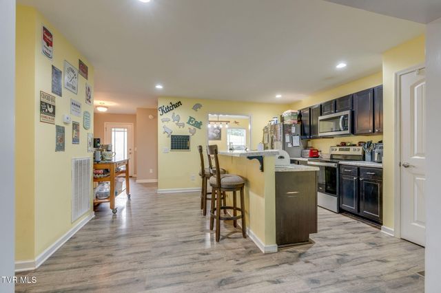 236 Allenwood Drive, Surgoinsville, TN 37873