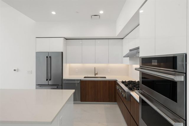 400 CENTRAL AVENUE 1909, St Petersburg, FL 33701