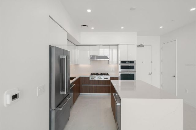 400 CENTRAL AVENUE 1909, St Petersburg, FL 33701