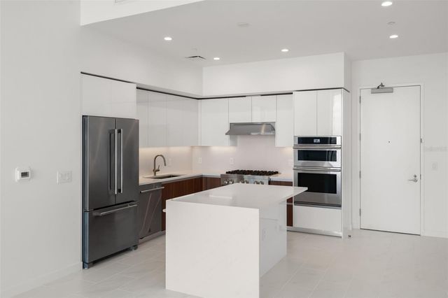400 CENTRAL AVENUE 1909, St Petersburg, FL 33701
