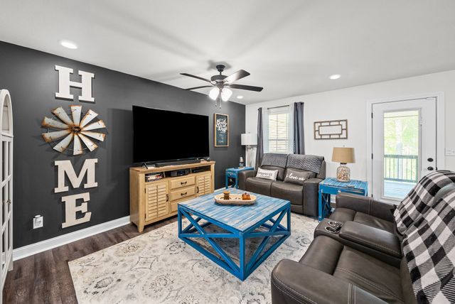 589 Briarwood Dr, Clarksville, TN 37040