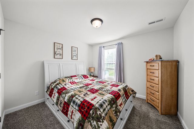589 Briarwood Dr, Clarksville, TN 37040