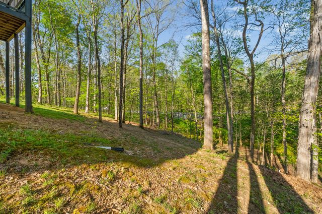 589 Briarwood Dr, Clarksville, TN 37040