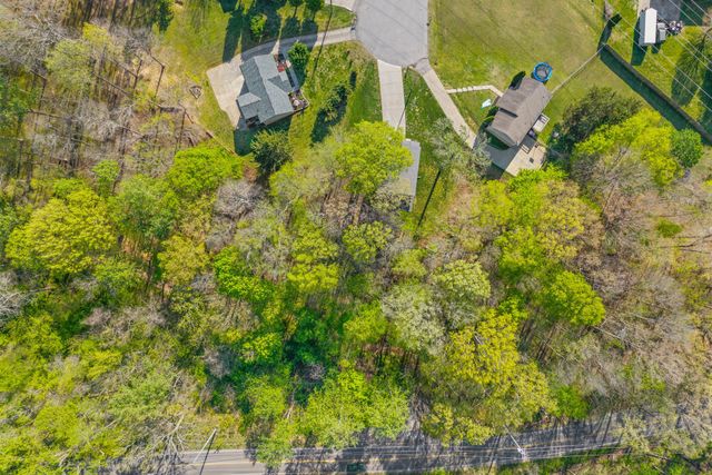 589 Briarwood Dr, Clarksville, TN 37040