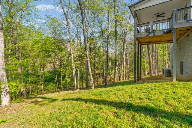 589 Briarwood Dr, Clarksville, TN 37040