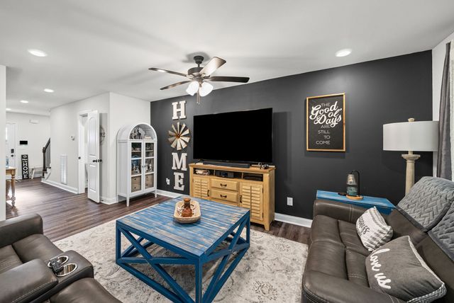 589 Briarwood Dr, Clarksville, TN 37040