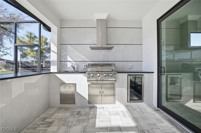 866 SW 18th ST, Cape Coral, FL 33991