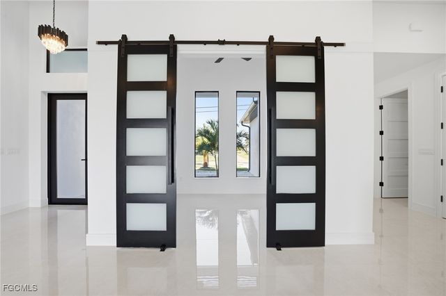 866 SW 18th ST, Cape Coral, FL 33991