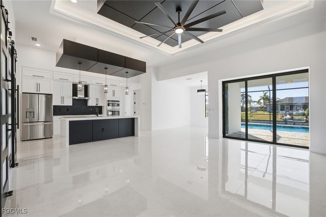 866 SW 18th ST, Cape Coral, FL 33991