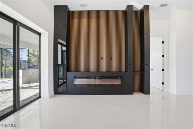 866 SW 18th ST, Cape Coral, FL 33991