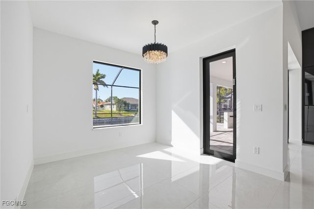 866 SW 18th ST, Cape Coral, FL 33991