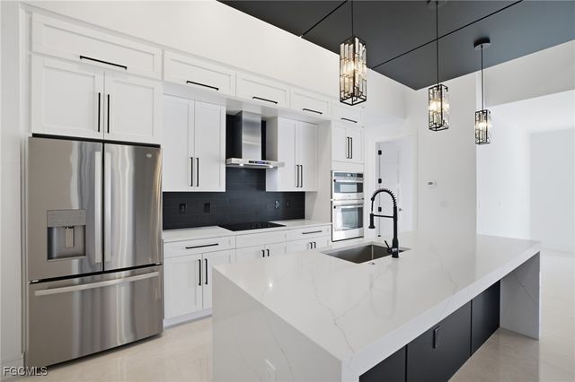 866 SW 18th ST, Cape Coral, FL 33991