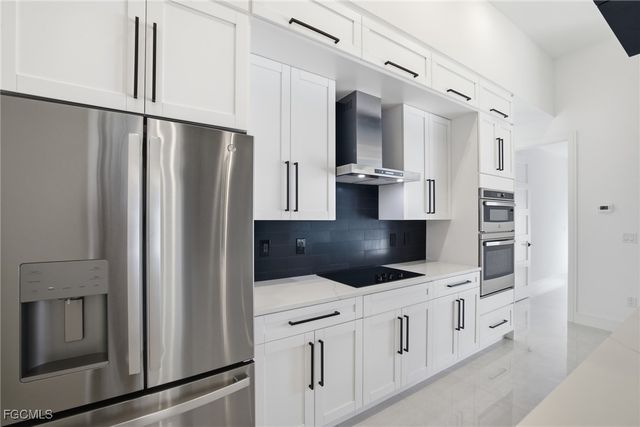 866 SW 18th ST, Cape Coral, FL 33991