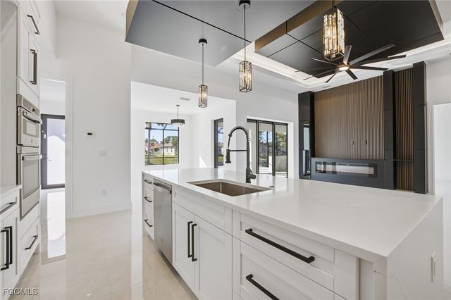 866 SW 18th ST, Cape Coral, FL 33991