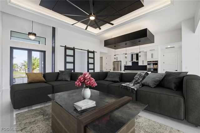 866 SW 18th ST, Cape Coral, FL 33991