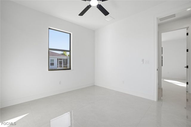 866 SW 18th ST, Cape Coral, FL 33991