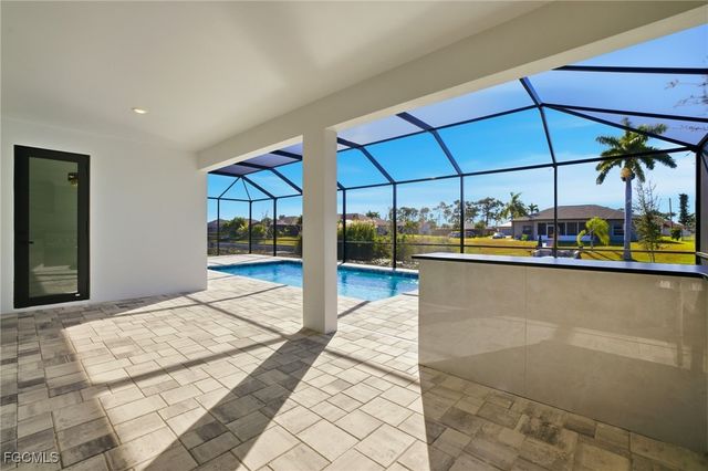 866 SW 18th ST, Cape Coral, FL 33991